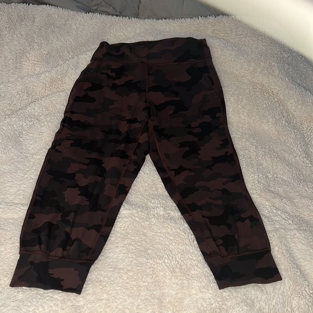 Lululemon 10 Align Joggers High Rise brown camo